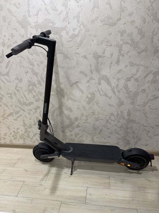 Електросамокат Xiaomi Mi Electric Scooter 4 Ultra
