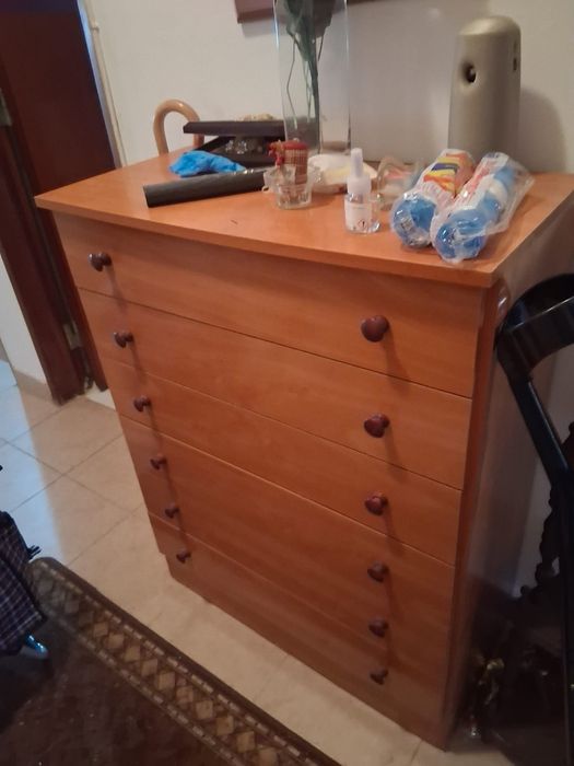 Movel de quarto com gavetas