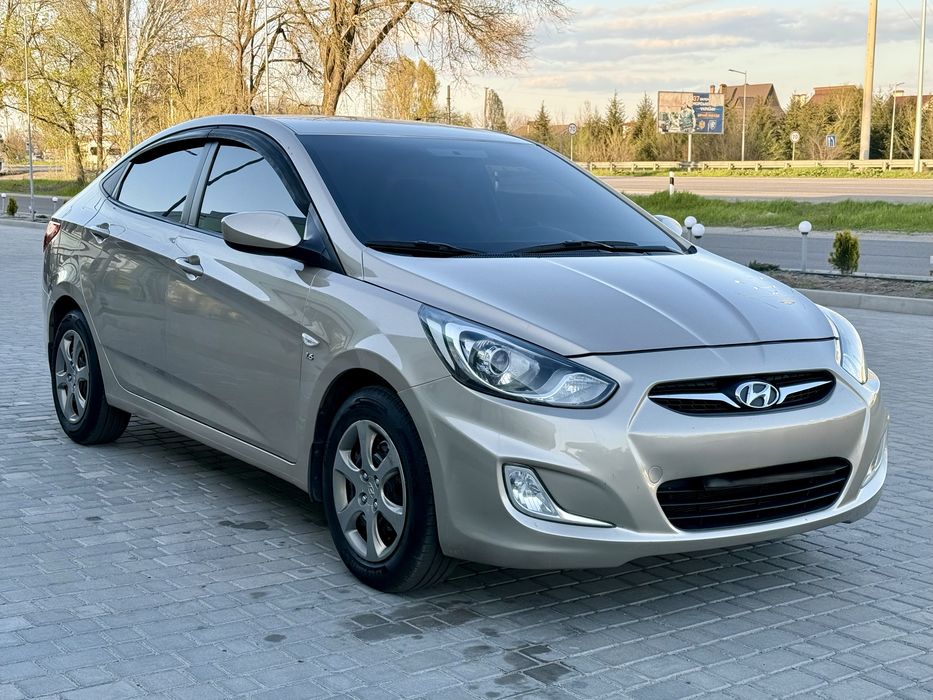Hyundai Accent 2012