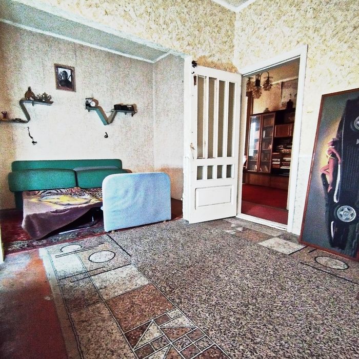 Котедж у англійському стилі  , за ціною квартири  поряд з Дніпром