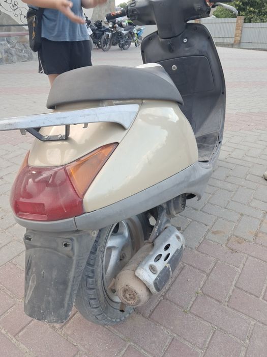 Скутер Honda lead af48