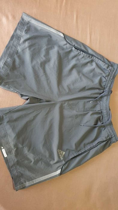 Спортивные шорты Adidas