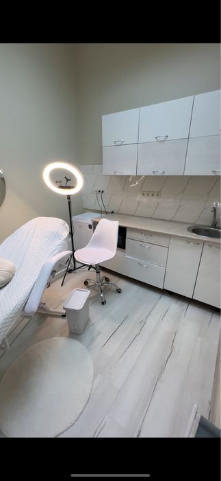 Аренда кабинета косметолога ЦЕНТР с ВОДОЙ /  по мес/на 15 дней в месяц