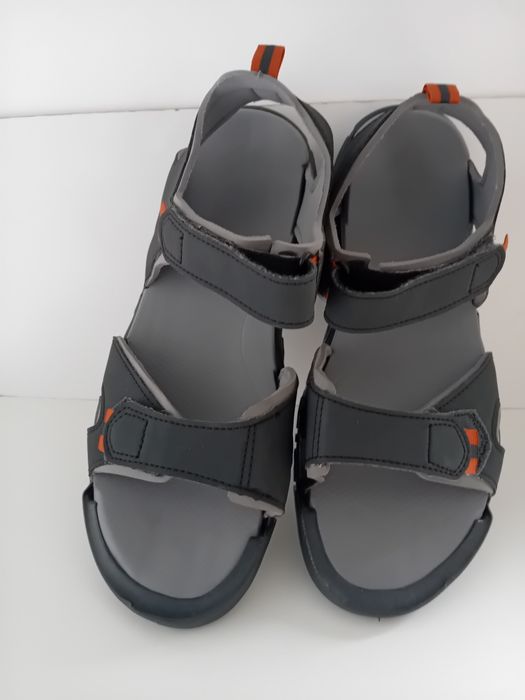Nowe sandały trekingowe Quechua rozm 40.