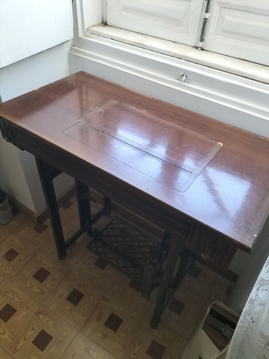 Máquina de Costura Antiga Pfaff 30, Séc. XX