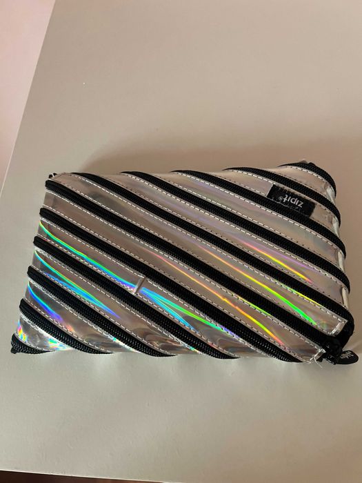 Estojo metálico em formato retângulo da ZIPIT