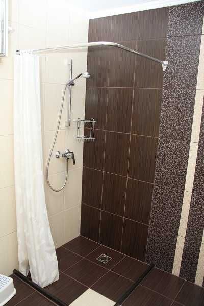 Поверх будинку, окремий вхід, ел\ен без відключень, закрите подвір"я