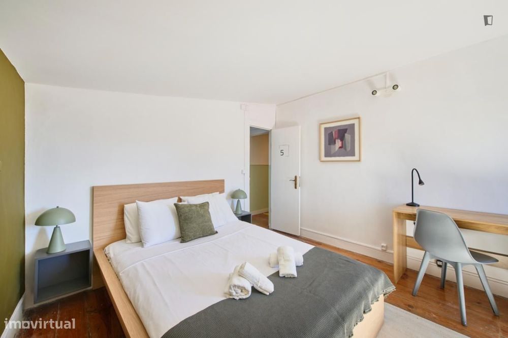 Quarto - localizado em São Bento Lisbon
