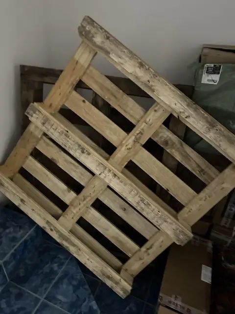 Продаю піддони вживані