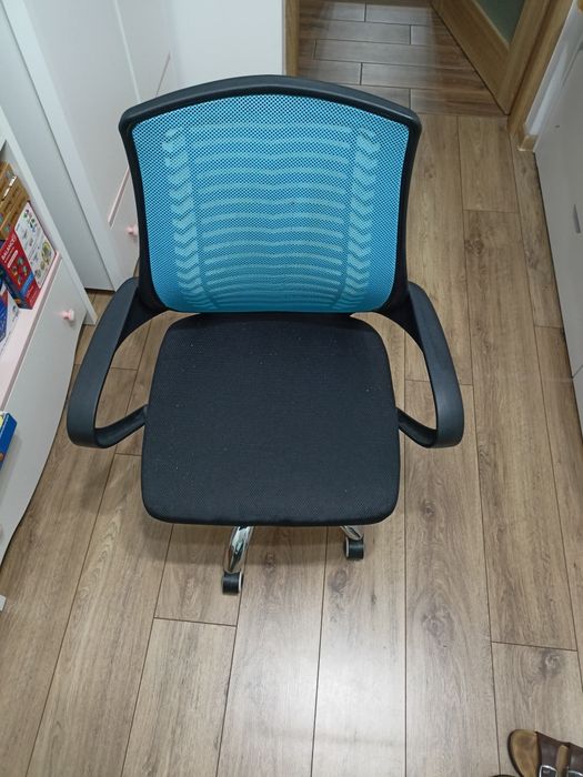 Fotele obrotowe młodzieżowe Jumi