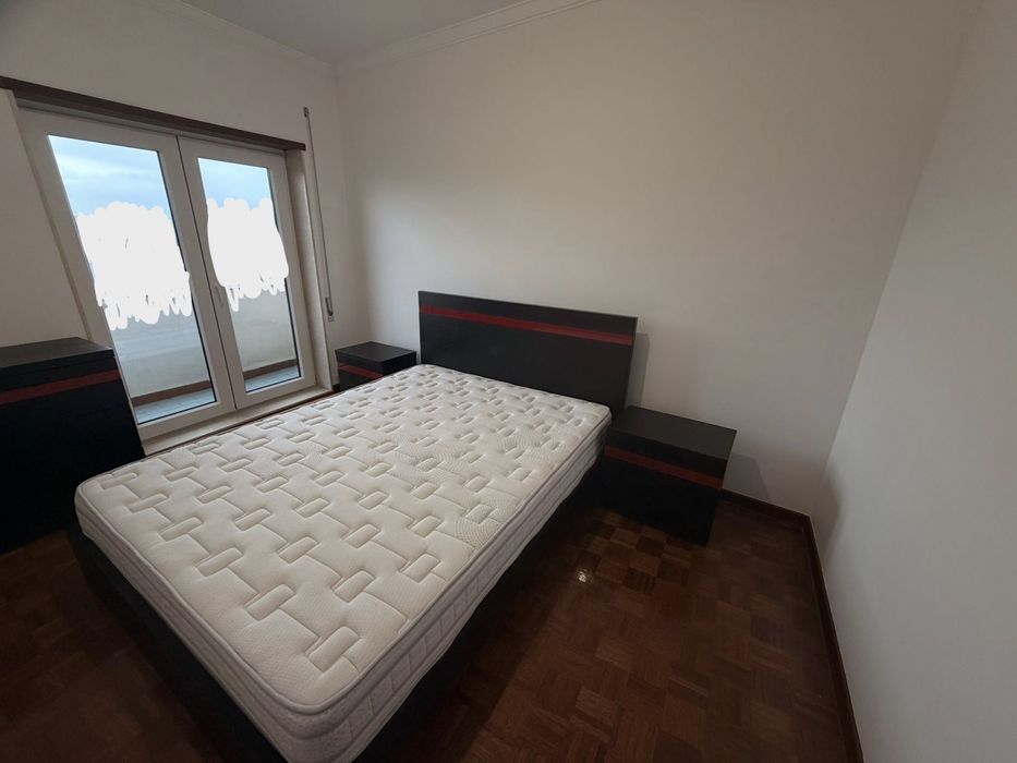 Cama Casal de Cor Preta