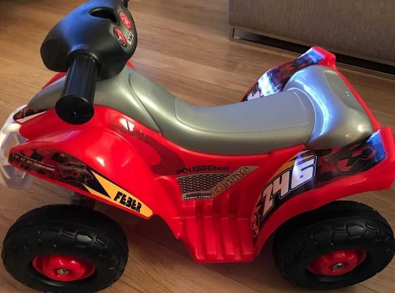 Moto 4 a Bateria Quad Racy 6V Vermelho / FAMOSA (NOVO)