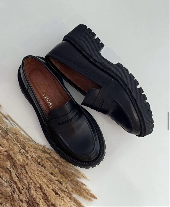 Шкіряні жіночі лофери