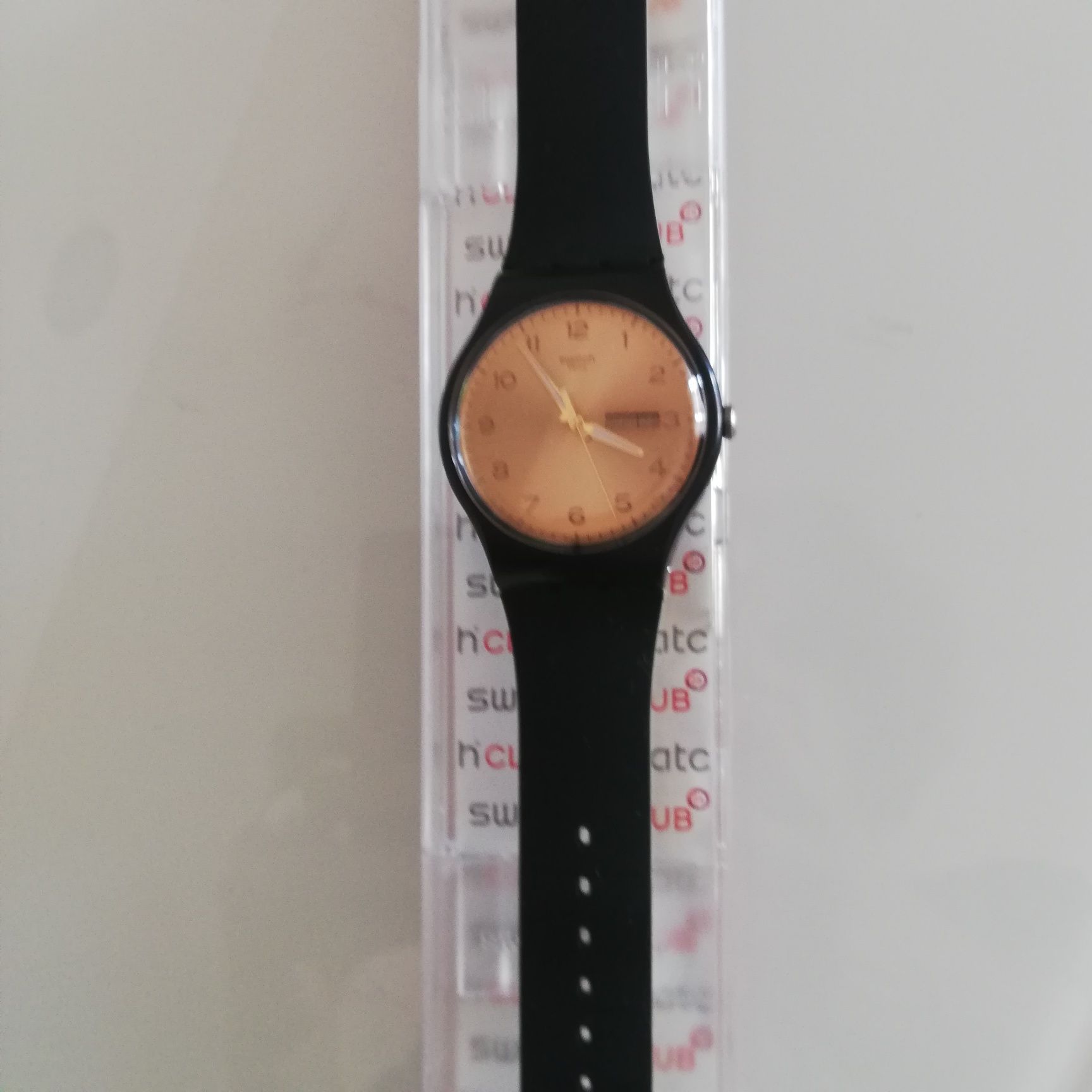 Swatch grande preto e dourado novo Carcavelos E Parede OLX.pt