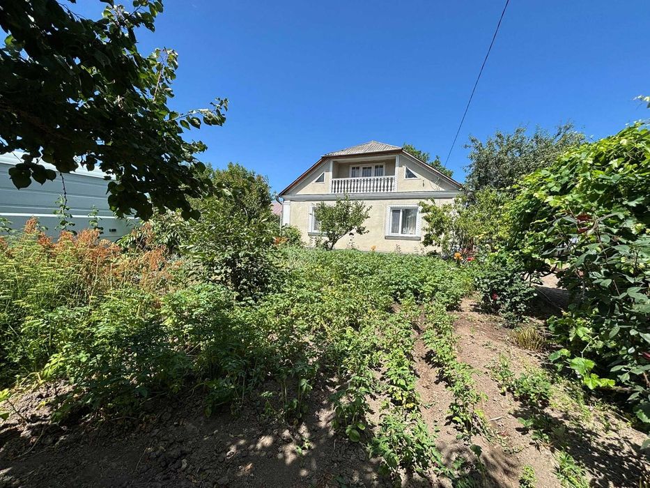 Продаж 2 поверхового будинку з гаражем і ділянкою, вул. Шевченка 15