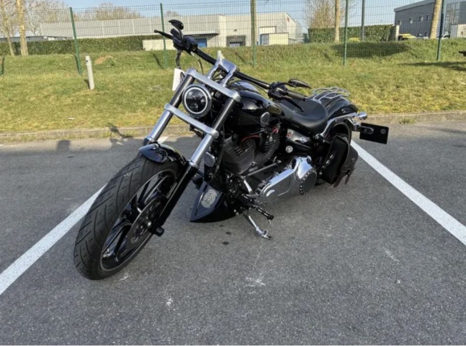 Harley-Davidson Breakout 103