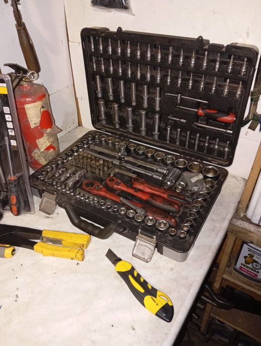 Зварювання напівавтоматом, дрібний ремонт автомобілів.