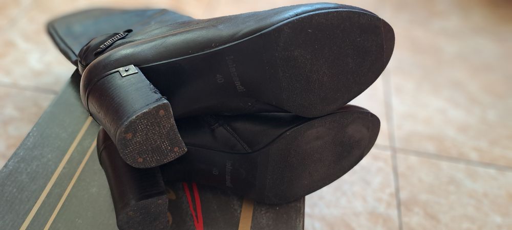 Продам шкіряні весна-осінь чоботи Lolacandi 40 розмір