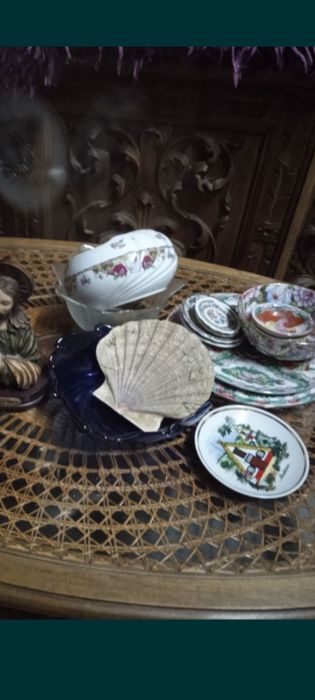 louça dás 7 fotos de louça variadas em bom estado mais de 100 peças