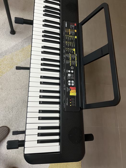 Piano yamaha PSR-F52