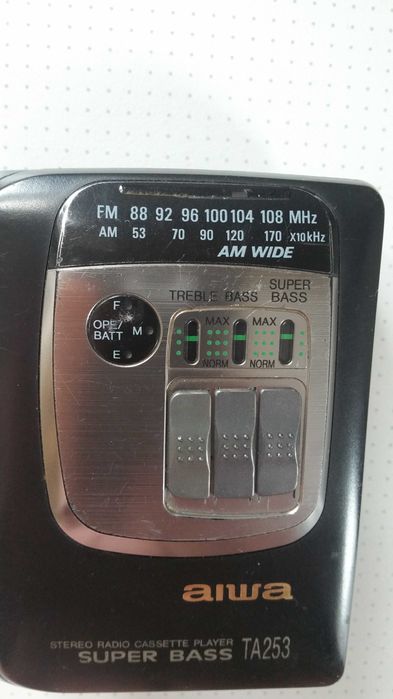 Кассетный плеер AIWA с радио