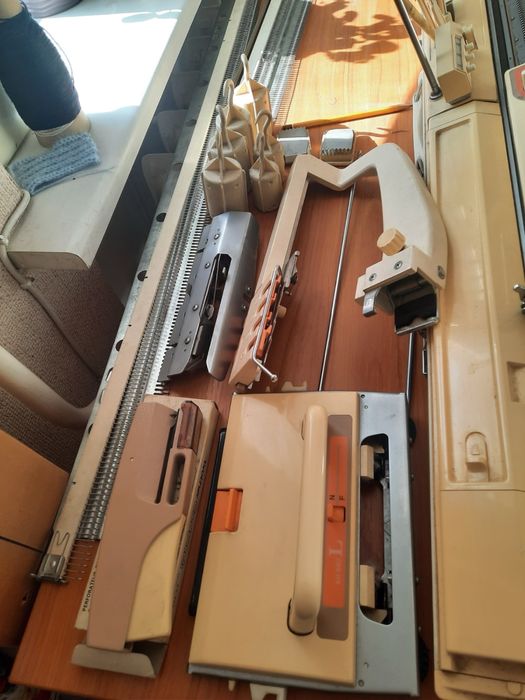 Вязальная машинка