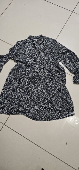 Krótka sukienka  w drobne kwiatki