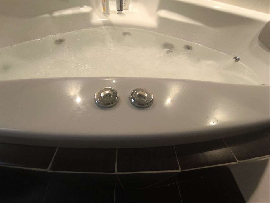Wanna hydromasaż jacuzzi