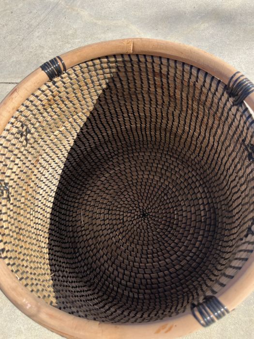 Cesto redondo grande com tampa e alças em couro – 41cm – Novo