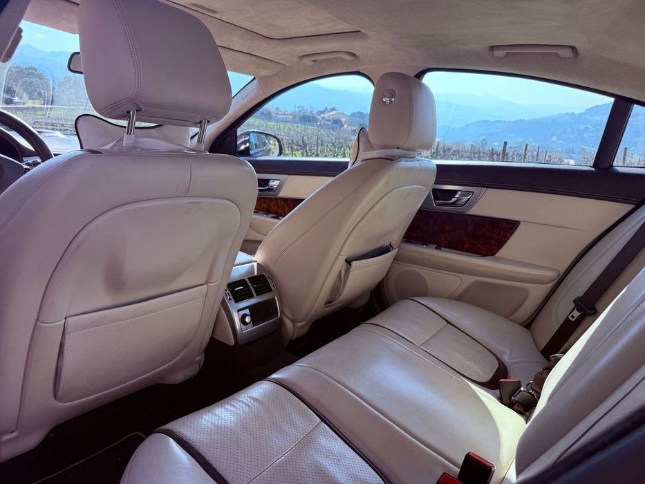 Jaguar XF 3.0 V6 Luxury