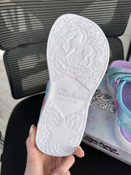 Детские мигающие тематические босоножки на липучках Skechers 32/33/35/36/37р