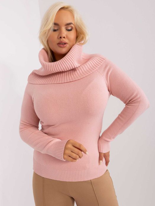 ->  Jasnoróżowy sweter damski – dekolt: lejący, golf / P-M / Rozmiar: L/XL