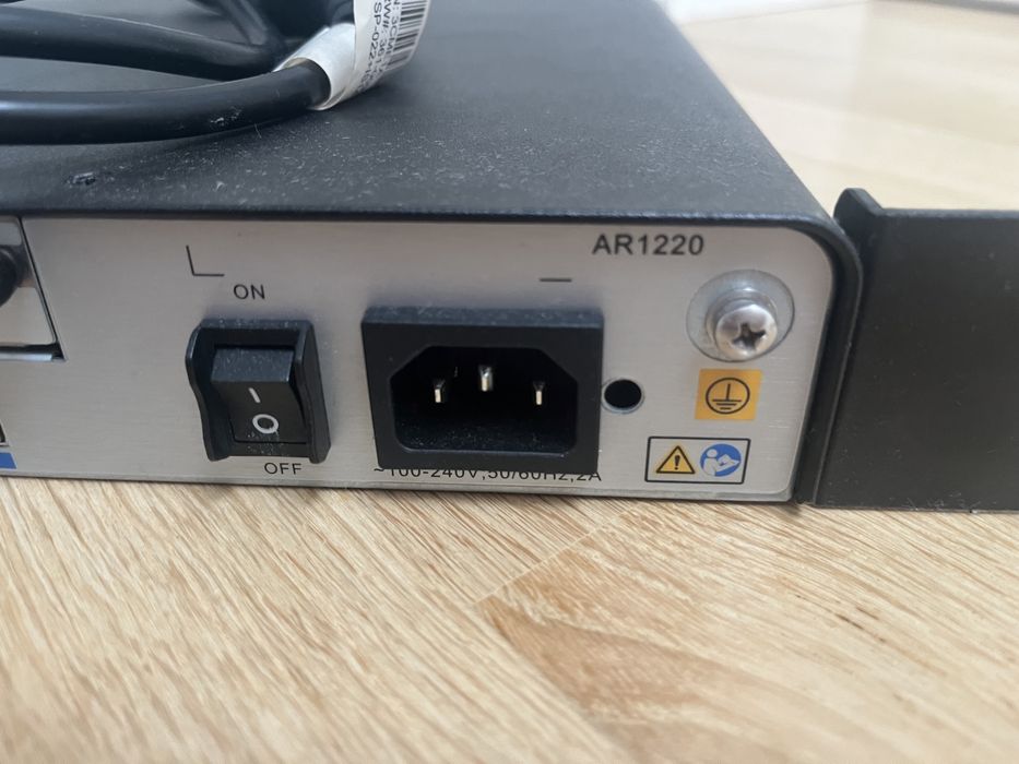 Router przewodowy Huawei AR1220