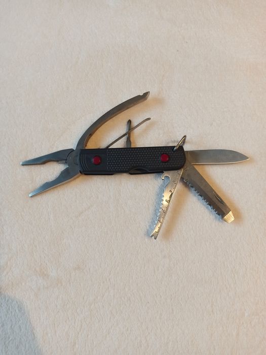 Multitool wielofunkcyjny