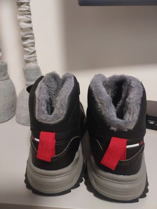 Кросівки черевики зимові