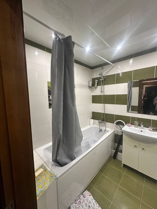 Здам 2-х кімнатну квартиру в довгострокову оренду.