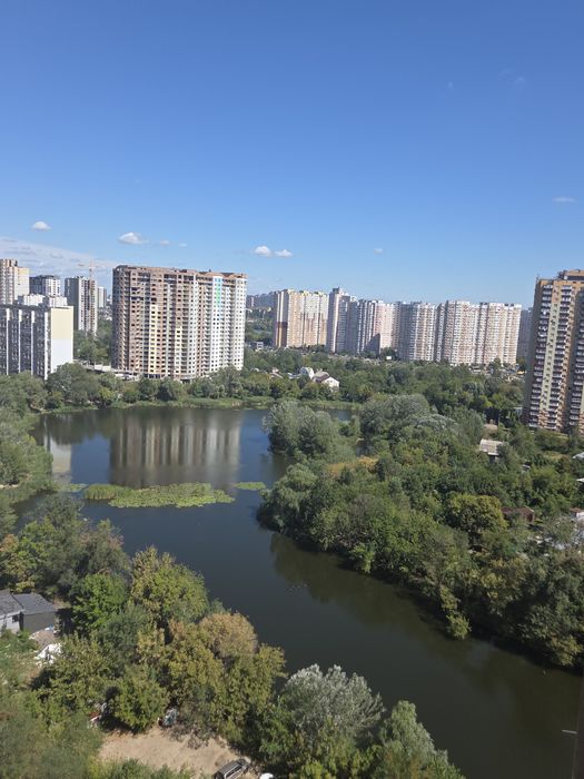 Продам простору квартиру на Позняках 53кв.м вул. Урлівська River Mall