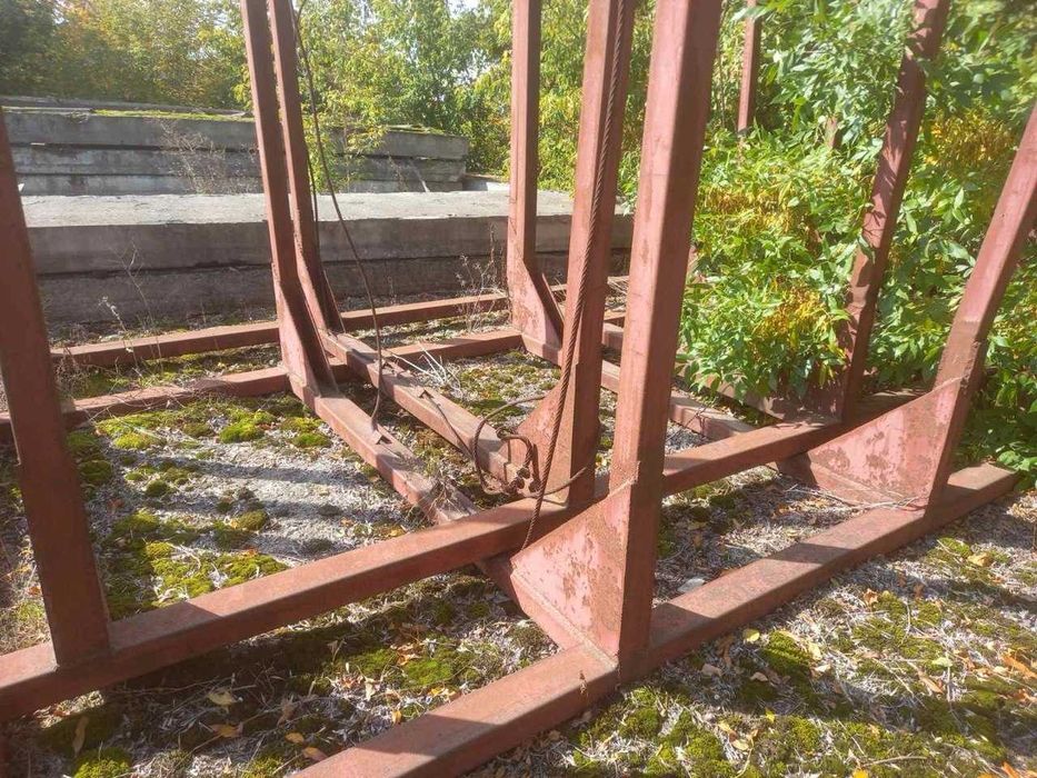 продам коники (роги) для перевезення лісо-пиломатеріалів.на причіп-контейнеровіз