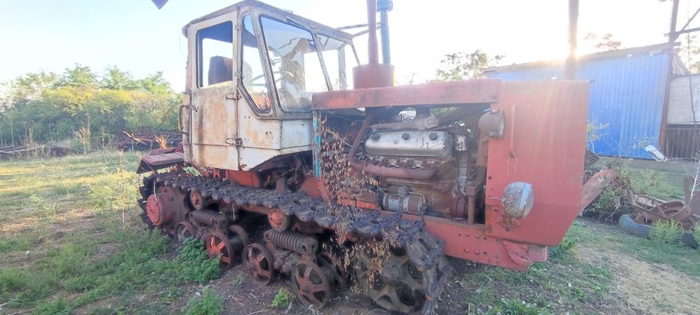 Т 150 гусеничний