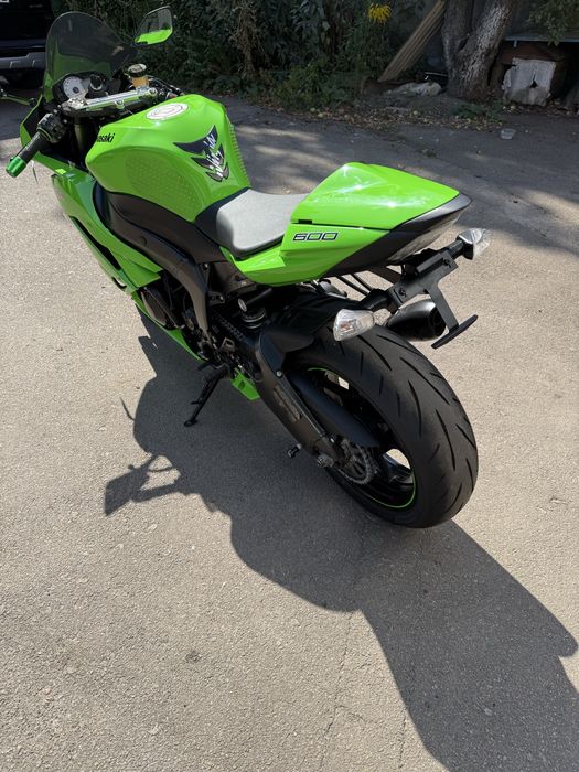 Японський спортбайк Kawasaki ZX6R Кавасакі Нінзя 636 з Японії ставиться на облік