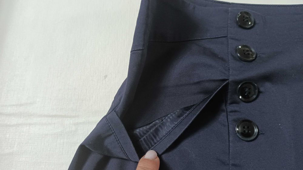 Saia em azul escuro da H&M