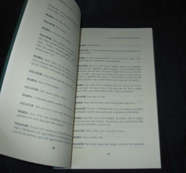 Livro As Longas Férias de Oliveira Salazar 1996