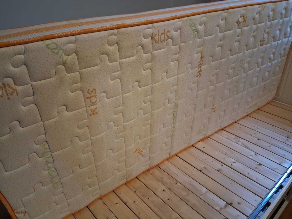 Cama de Solteiro com colchão de molas Lusocholchão