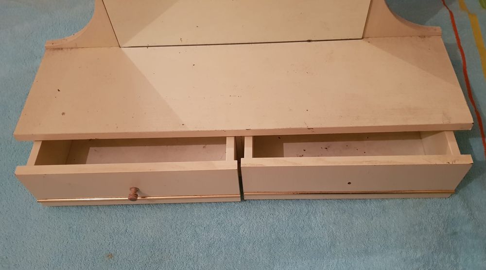 Espelho com gavetas em bom estado64585106220419122