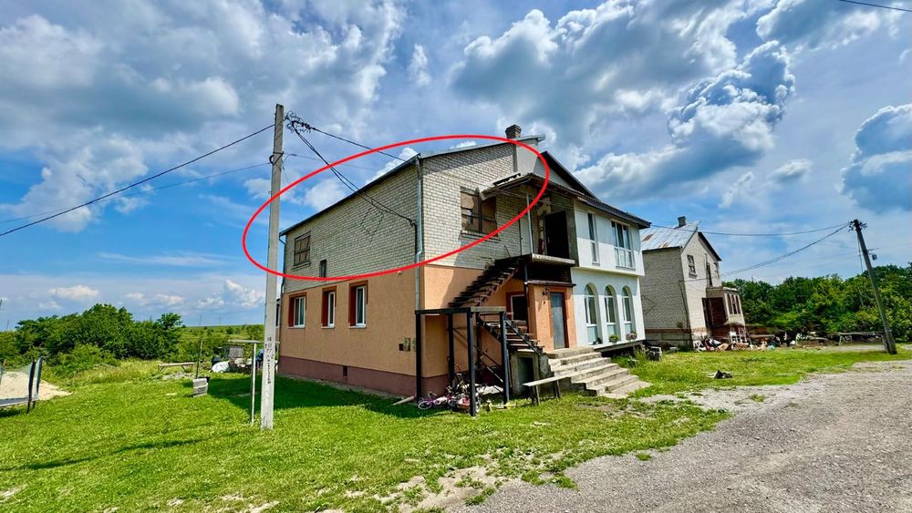 Продаж квартири + 5 соток землі, фундамент під гараж та мансарда, Острог