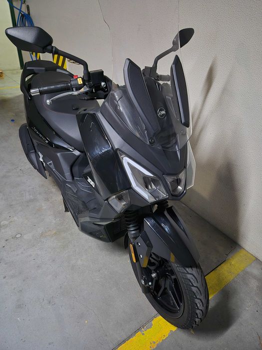 Vendo maxi-scooter SYM Joyride 300 ABS, com apenas 1.076 km