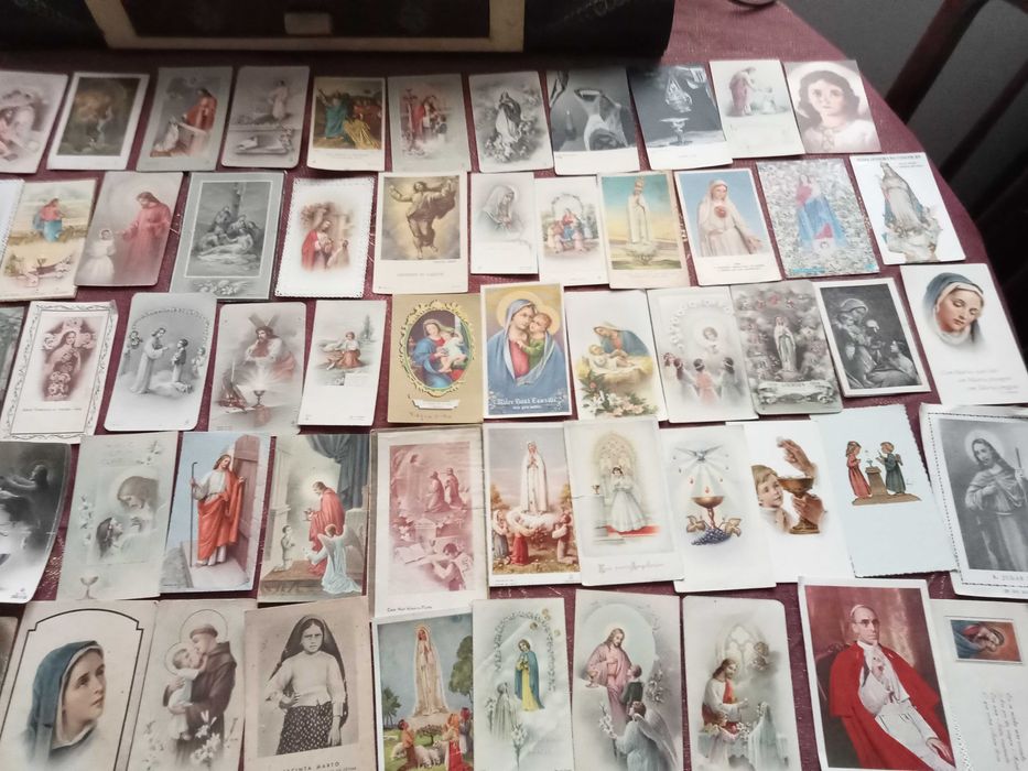 150 santinhos antigos e diferentes