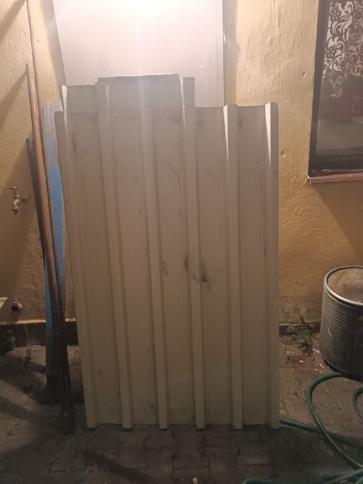 Sprzedam blachy do ogrodzenia budowy