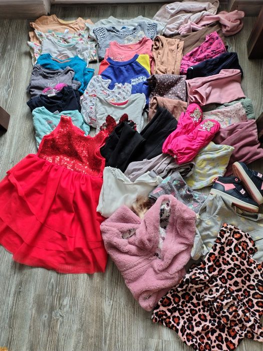 Zestaw ubranek dziecięcych 37 sztuk rozmiar 90 92  sukienki buty