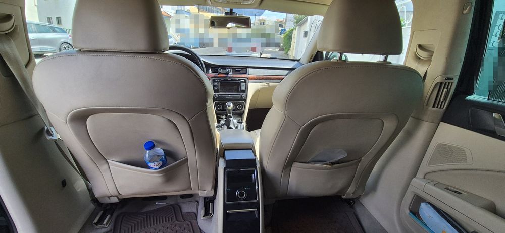 Skoda Superb Break 1.6 T.DI Elegance Greenline em muito bom estado. 
Usado · Abril · 2011 · Negociável